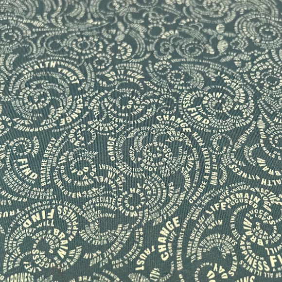 Lululemon Razorback Tank. Size 4. - Picture 4 of 4